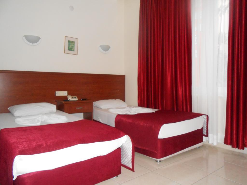 Hotel Demir