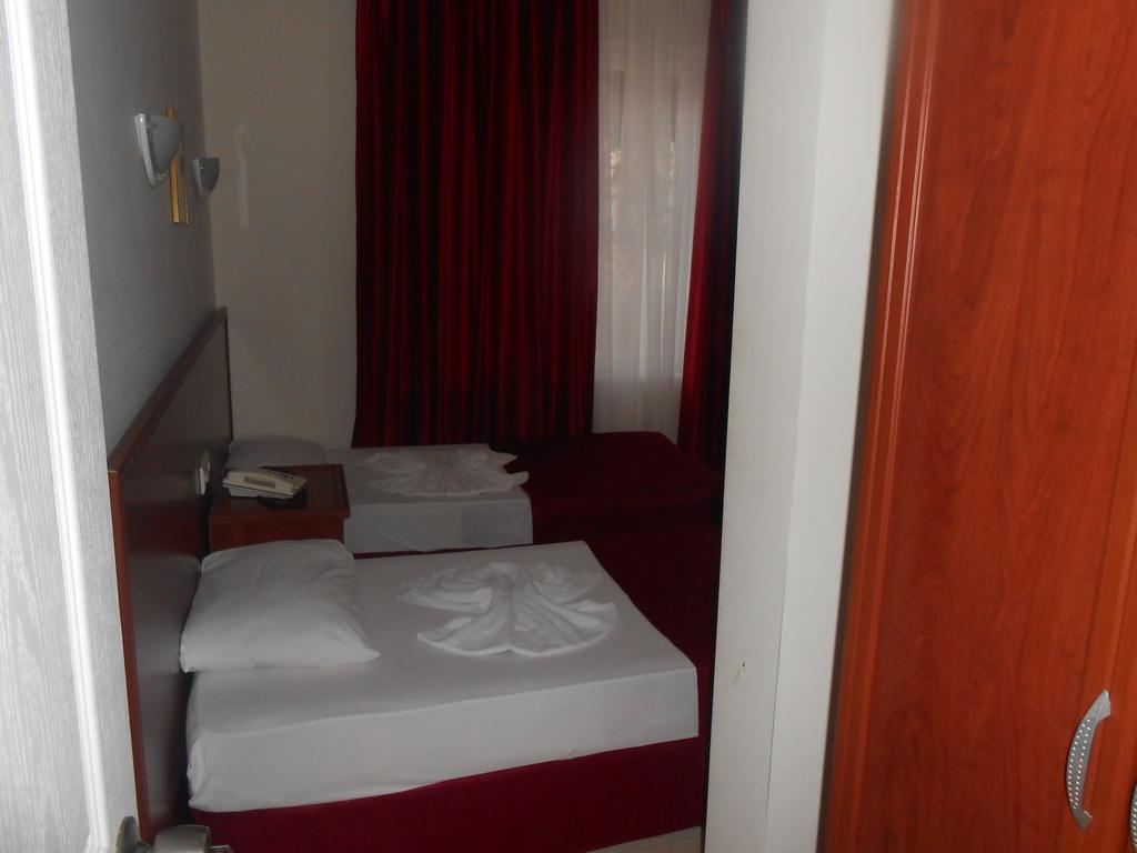 Demir Hotel 3*